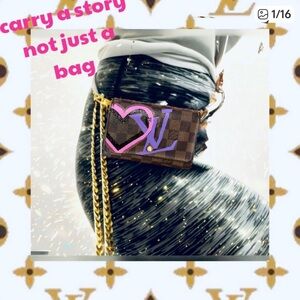 Louis Vuitton
Damier Ebene Porte-Monnaie Billets
Trésor Wallet repurposed